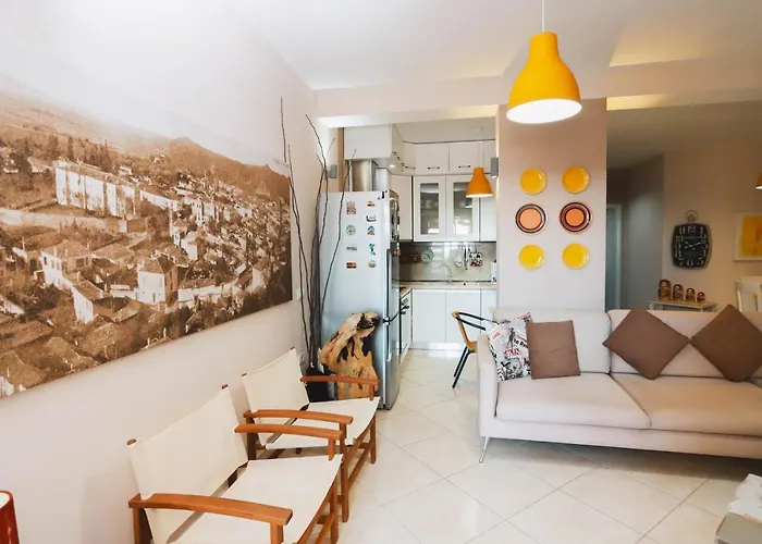 Large Apartment Near The Seaside Boulevard Lungomare