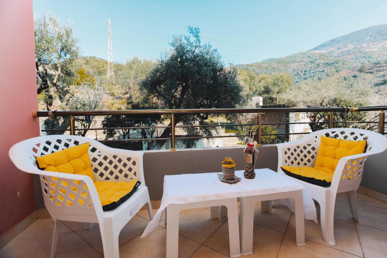 Large Near The Seaside Boulevard Lungomare Appartement Vlorë